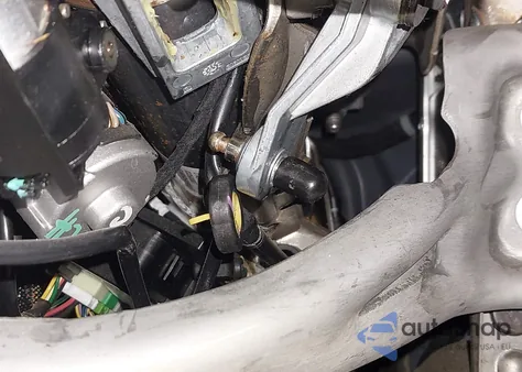 2018 Chevrolet Suburban Premier из США, поврежденный, VIN 1GNSKJKC3JR279853